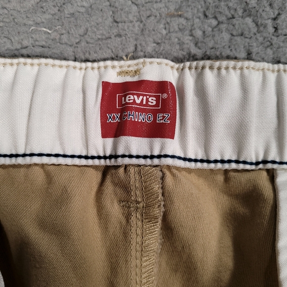 Levis Shorts Mens 44 XX Chino EZ Comfort Stretch Slash Pockets Twill Tan - Picture 9 of 12